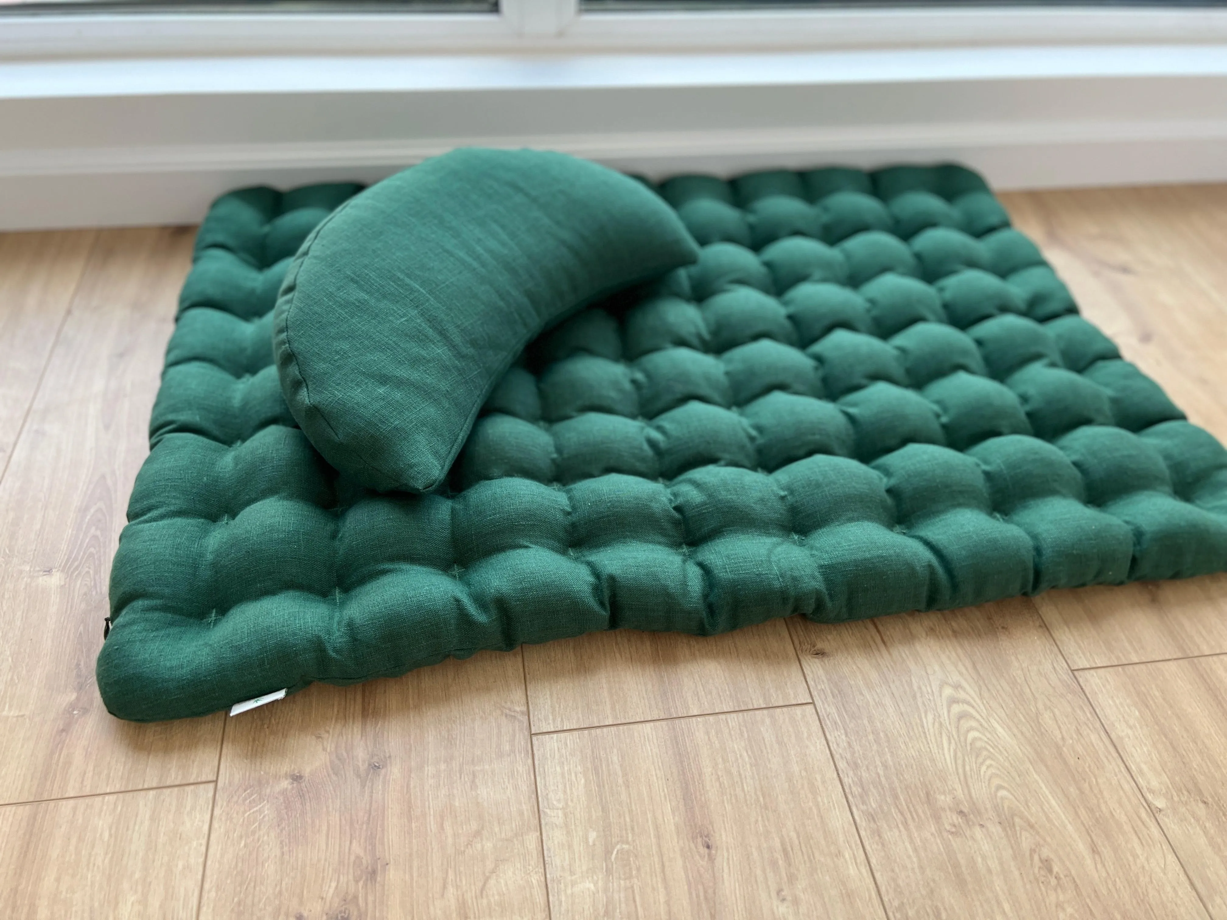 Set of linen meditation green Cresсent cushion   mat floor cushion 23 x 35 filled with buckwheat hulls