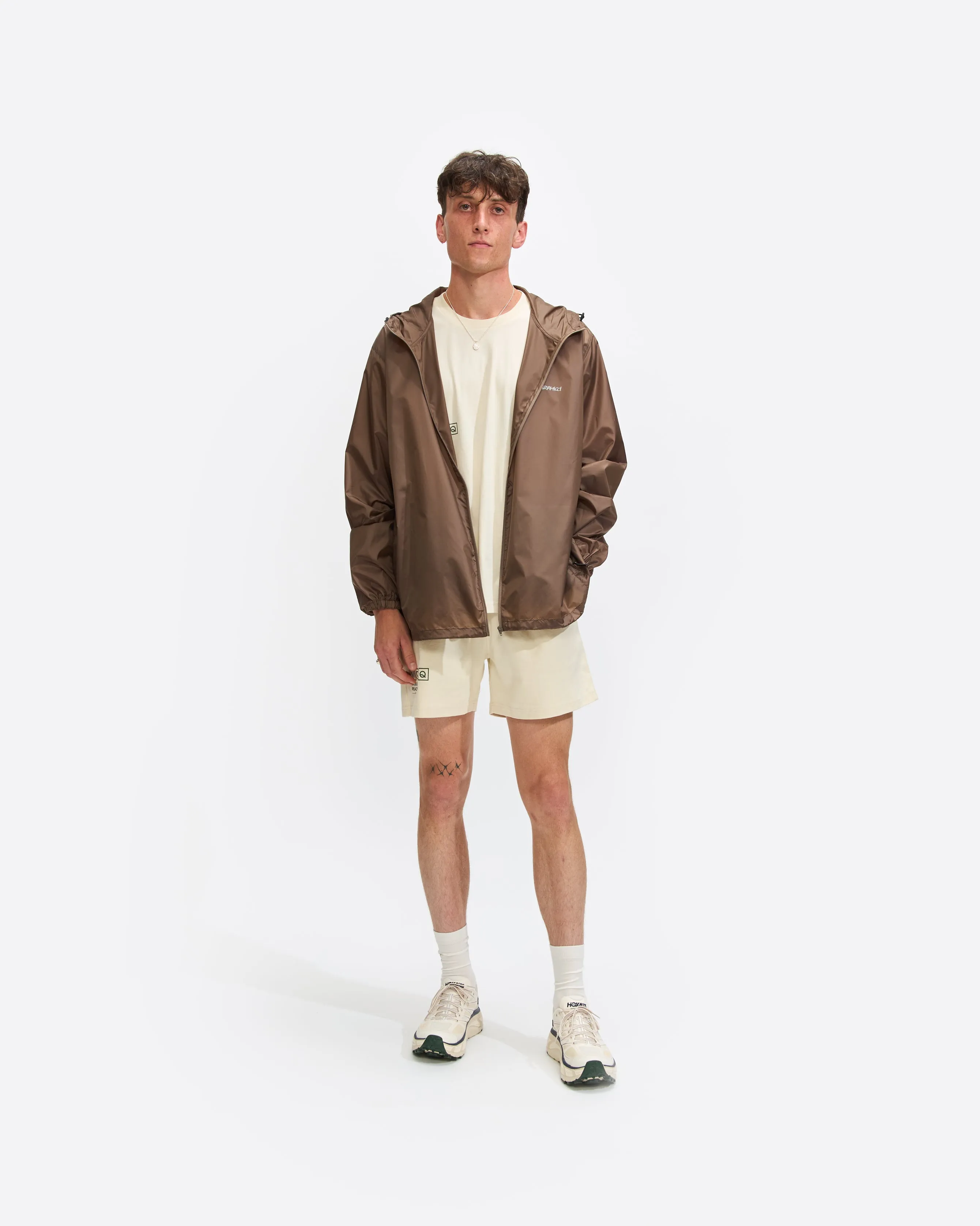 Simple Living Sweatshorts in Bone