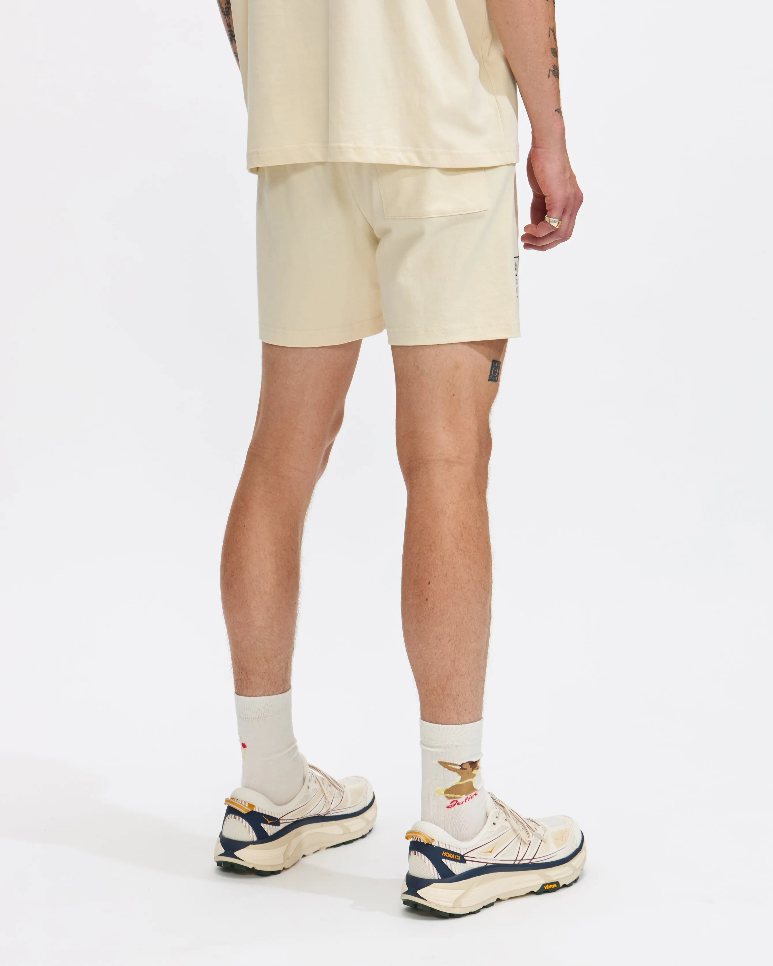 Simple Living Sweatshorts in Bone